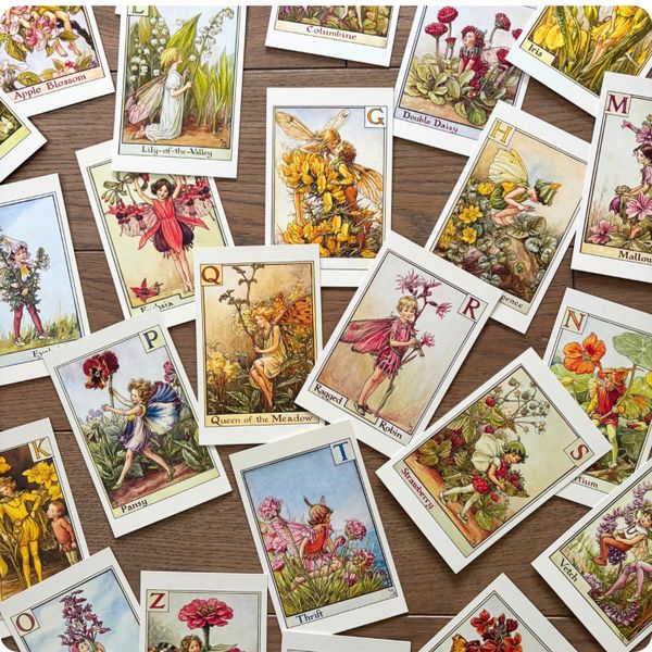 En samling Flower Fairies postkort 
